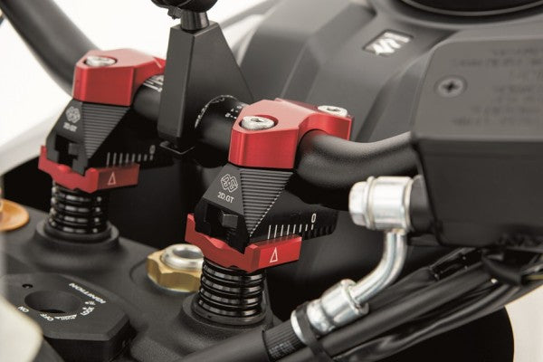2DGT állítható kormányemelő rögzítőkészlettel - Ducati, Hypermotard 1100 / S, B1 (2007 - 2010); Suzuki, DL 1000 V-STROM / XT, WDD0 (2017 - 2022); Suzuki, DL1000 V-Strom, DD (2014 - 2016)