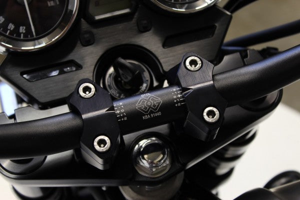 2DGT állítható kormányemelő rögzítőkészlettel - Yamaha, XJR 1200, 4PU (1994 - 1998); Yamaha, XJR 1300, RP02/RP19 (1999 - 2006); Yamaha, XJR 1300, RP19 (2007 - 2016)