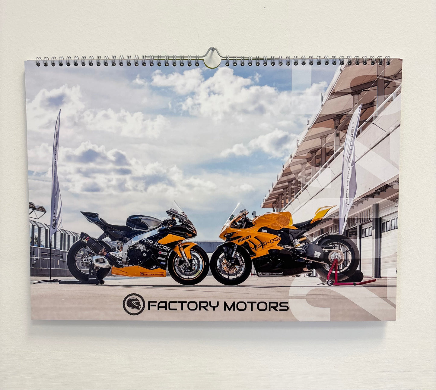 2025 Naptár - Factory Motors