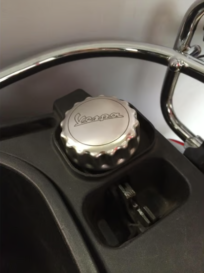 PIAGGIO Tank fedél