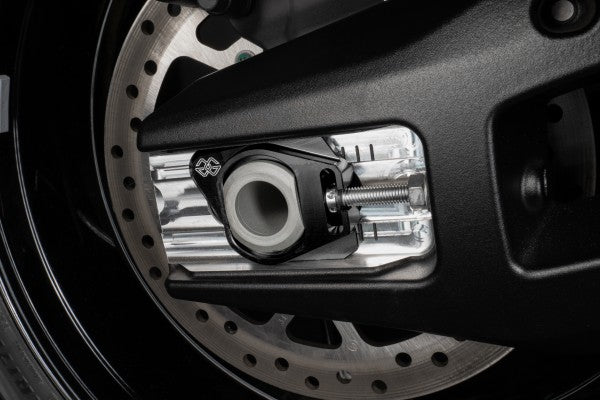 AXB láncfeszítő fekete - BMW, M 1000 R, SM99 (2022 - 2024 ); BMW, M 1000 R, SN99 (2025 - ); BMW, M 1000 RR, SR99 (2025 - ); BMW, S 1000 R, 2R10 (2017 - 2020); BMW, S 1000 R, 2R99 (2021 - 2024); BMW, S 1000 R, K10 (2013 - 2016); BMW, S 1000 R, SN99/SN