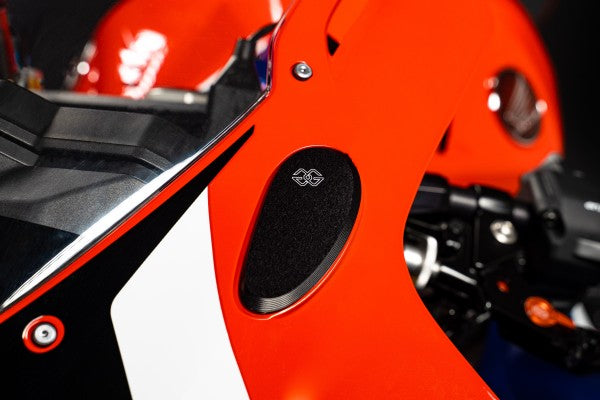 Versenyvédő készlet, fekete - Honda, CBR 1000 RR, SC82 (2020 - 2023); Honda, CBR 1000 RR-R SP, SC82 (2020 - ); Honda, CBR 1000 RR-R, SC82 (2023 - )