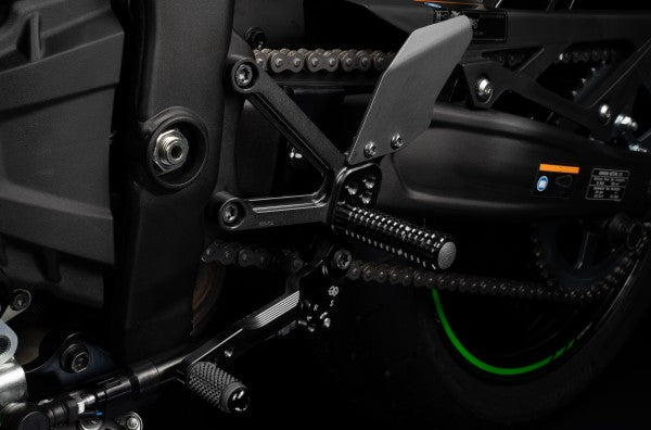 lábtartó FXR fekete - Kawasaki, ZX-4R, ZX400P (2023 -)