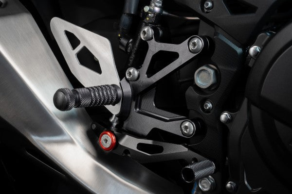 lábtartó FXR - Kawasaki, Ninja 400, EX400G (2018 - 2020); Kawasaki, Ninja 400, EX400L (2022 - ); Kawasaki, Ninja 500, EX500G (2024 - ); Kawasaki, Z500, ER500E (2024 - )