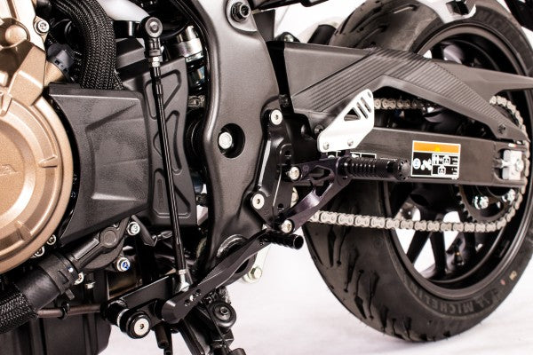 lábtartó FXR - Honda, CB 500 F / X, PC44 (2013 - 2015); Honda, CB 500 F / X, PC58 (2016 - 2018); Honda, CB 500 F, PC63 (2019 - 2020); Honda, CBR 500 R, PC44 (2013 - 2015 ); Honda, CBR 500 R, PC57/58 (2016 - 2018); Honda, CBR 500 R, PC63 (2019 - 2020