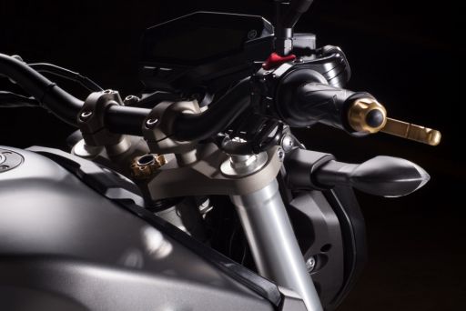 Kormánysúlyok IP - Aprilia, NA 850 Mana / GT, RC (2007 - 2016); Aprilia, RS 125, GS (1993 - 1998); Aprilia, RS 125, MPB (1999 - 2003); Aprilia, RS 125, PY (2006 - 2010); Aprilia, RS 125, SF (2004 - 2009); Aprilia, RS 250, LD 01 (1996 - 2016); Aprilia
