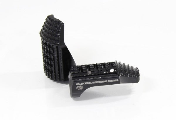 California lábtartó szett, vezetőoldali, fekete - BMW, F 900 R , MR90 (2025 - ); BMW, HP 4, K10 (2012 - 2015); BMW, M 1000 RR, SM99 (2020 - 2022); BMW, R nineT Racer, 1N12 (2017 - 2020); BMW, S 1000 R, 2R10 (2017 - 2020); BMW, S 1000 R, 2R99 (2021 -