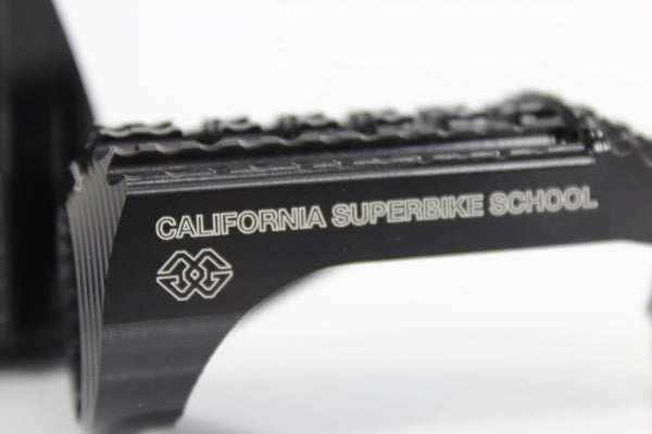 California lábtartó szett, vezetőoldali, fekete - BMW, F 900 R , MR90 (2025 - ); BMW, HP 4, K10 (2012 - 2015); BMW, M 1000 RR, SM99 (2020 - 2022); BMW, R nineT Racer, 1N12 (2017 - 2020); BMW, S 1000 R, 2R10 (2017 - 2020); BMW, S 1000 R, 2R99 (2021 -