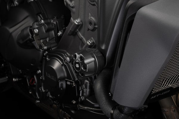 IP crashpad készlet fekete - Yamaha, MT-09, RN69 (2021 - 2023 ); Yamaha, MT-09, RN85-RN92 (2024 - ); Yamaha, Tracer 9 / GT / GT+, RN70 (2020 - ); Yamaha, XSR 900 GP, RN96 (2024 - ); Yamaha, XSR 900,RN80 (2022 - )