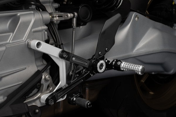 lábtartó MUE2 - Moto Guzzi, V100 Mandello, MG (2022 - )