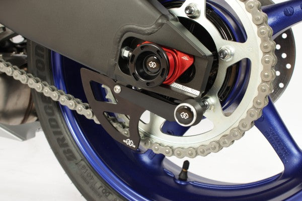 hátsó lánckerékvédő - Yamaha, MT-10 / FZ-10, RN45 (2016 - 2021); Yamaha, YZF-R1 GYTR; Yamaha, YZF-R1, RN32 (2015 - 2016); Yamaha, YZF-R1, RN49 (2017 - 2019); Yamaha, YZF-R1, RN65 (2020 - 2024 ); Yamaha, YZF-R1M, RN32 (2015 - 2016); Yamaha, YZF-R1M, R