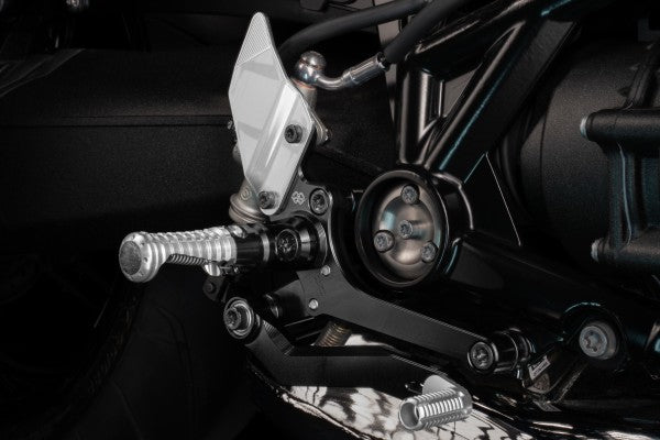 állítható lábtartó RCT10GT fekete-ezüst - BMW, R 12 nineT, GN12tha (2024- ); BMW, R 12 S, (2025 - ); BMW, R 12, GN12 / GN12r (2024 - )