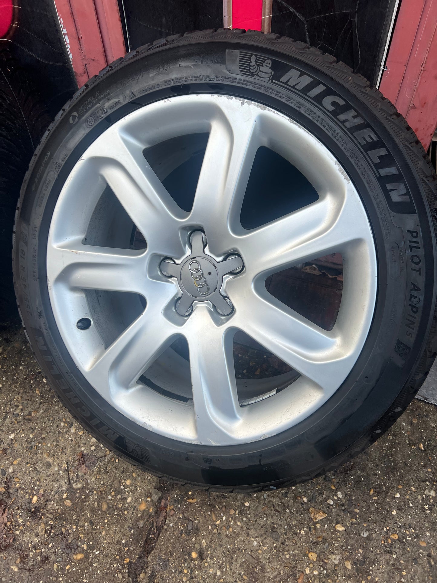 Audi alufelni szett 18" OEM (használt)
