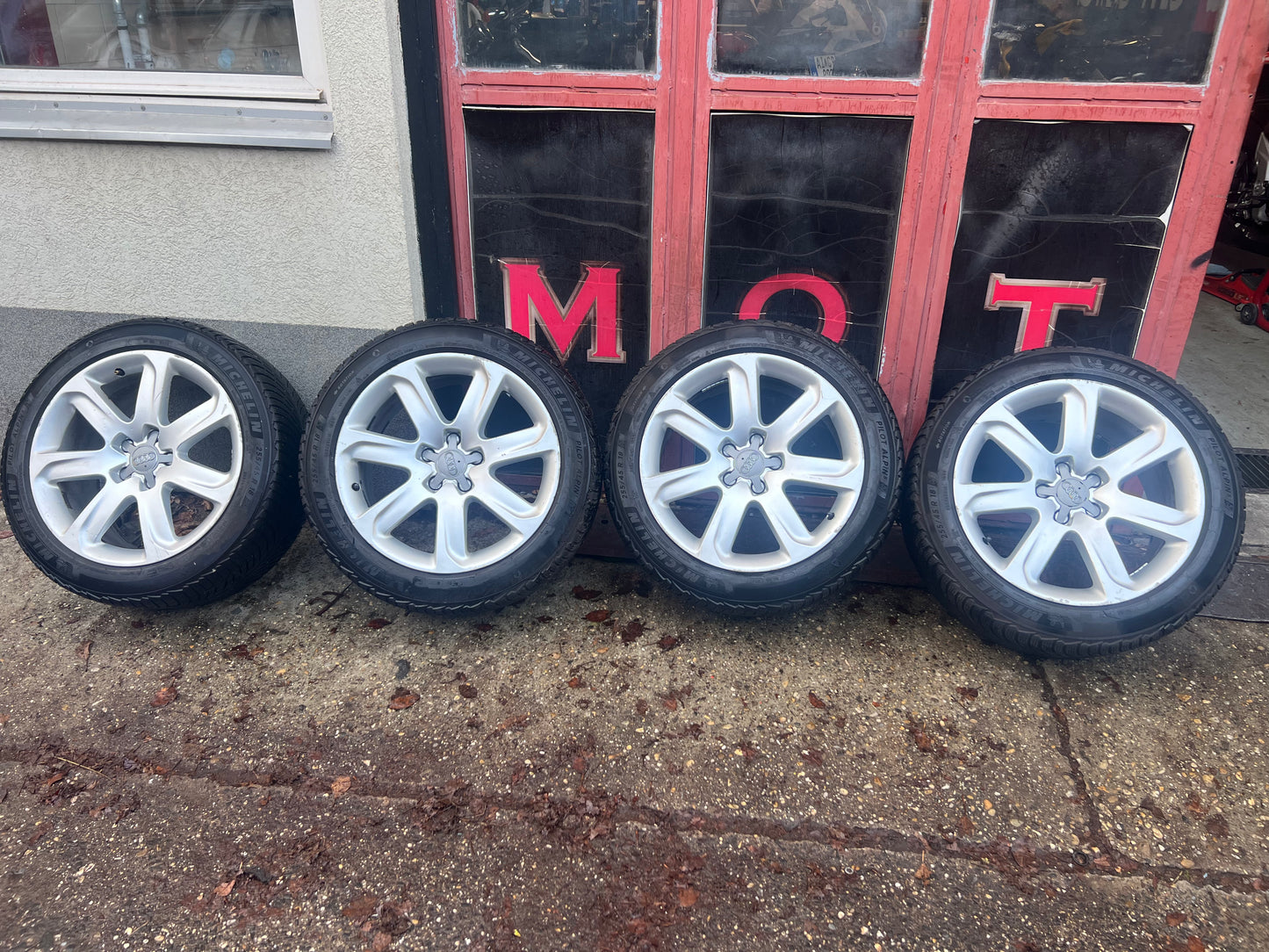 Audi alufelni szett 18" OEM (használt)