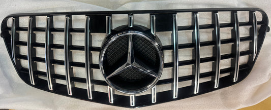 Mercedes W212 Hűtőmaszk (használt)