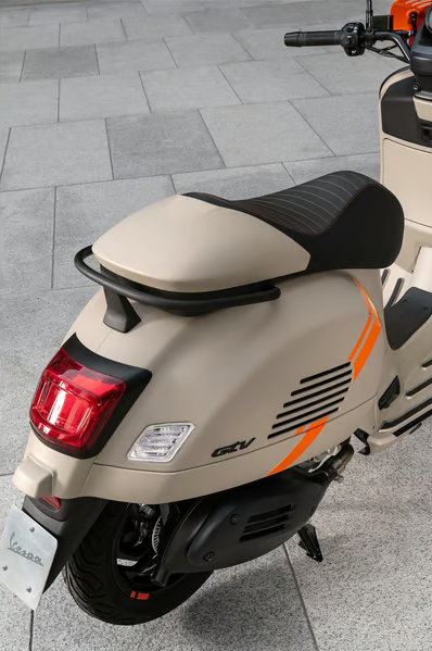 PIAGGIO ülés zár