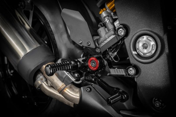 lábtartó MUE2 - Triumph, Speed Triple 1200 RR, PB01 (2022 - ); Triumph, Speed Triple 1200 RS, PB01 (2022 - )