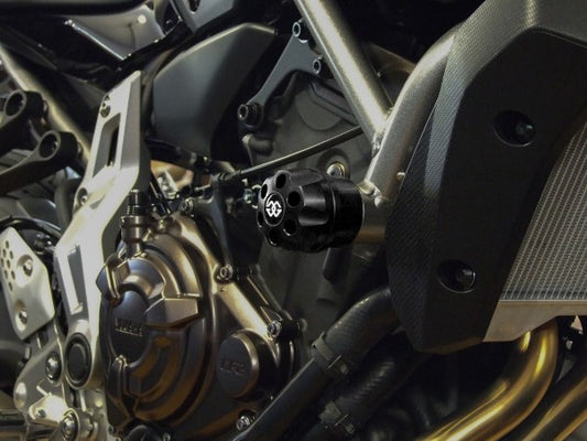 IP crashpad készlet fekete - Yamaha, MT-07 / FZ-07, RM04 (2014 - 2016); Yamaha, MT-07 / FZ-07, RM17/RM18 (2017 - 2020); Yamaha, MT-07 Pure, RM46-RM54 (2023 -); Yamaha, MT-07 Tracer / 700, RM14 / 15 (2016 - 20); Yamaha, MT-07, RM33 (2021 - ); Yamaha,