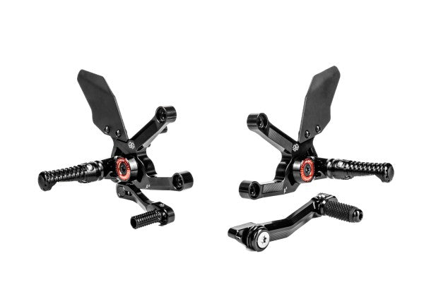 lábtartó MUE2 - Triumph, Speed Triple 1200 RR, PB01 (2022 - ); Triumph, Speed Triple 1200 RS, PB01 (2022 - )