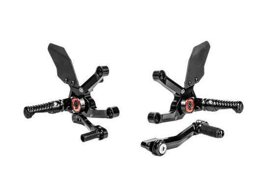 lábtartó MUE2 - Triumph, Speed Triple 1200 RR, PB01 (2022 - ); Triumph, Speed Triple 1200 RS, PB01 (2022 - )